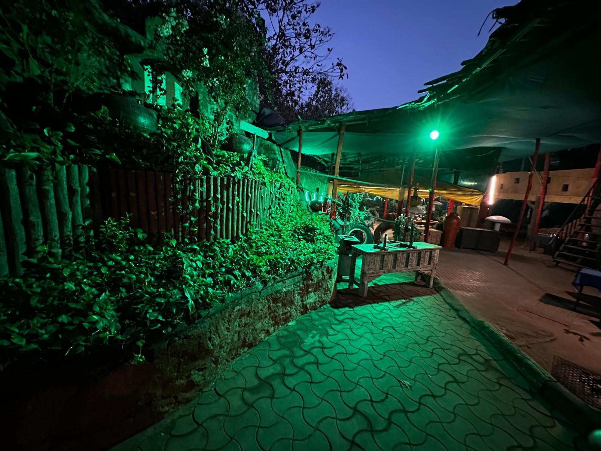 The Saffron Suites Sasupada Ngoại thất bức ảnh